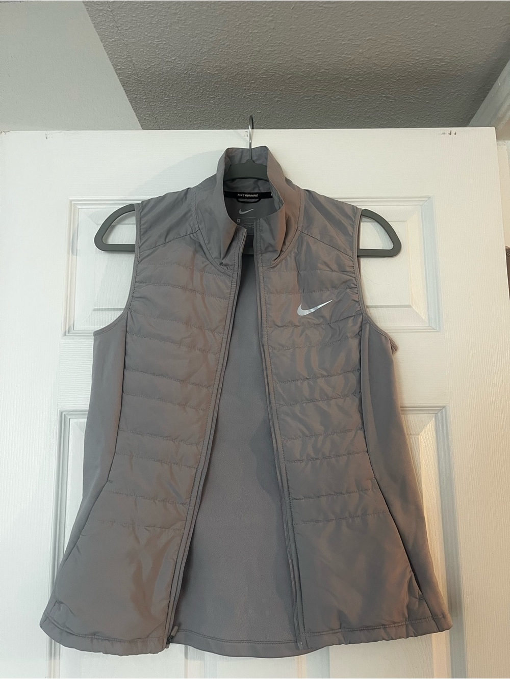 Nike Women's Light Gray Quilted Sleeveless Vest